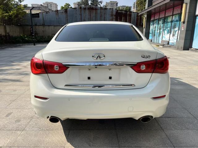 Infiniti Q50L