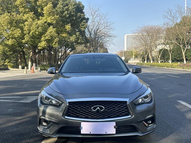 Infiniti Q50L