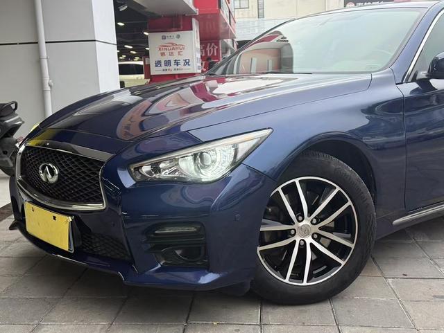 Infiniti Q50L