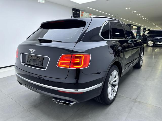 Bentley Bentayga PHEV