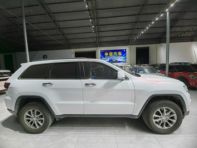 Jeep Grand Cherokee (imported)