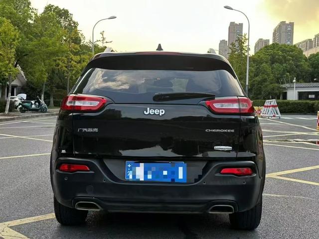 Jeep Free light