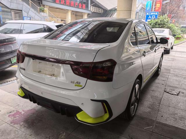 Dongfeng Fengshen E70