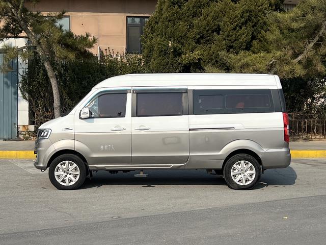 Golden cup New Hiace S