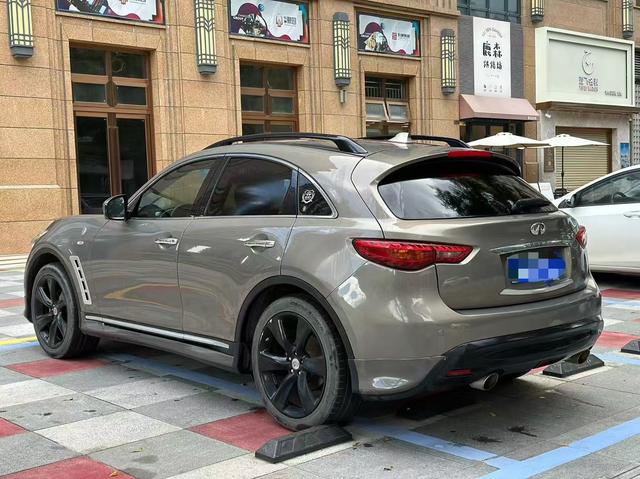 Infiniti FX