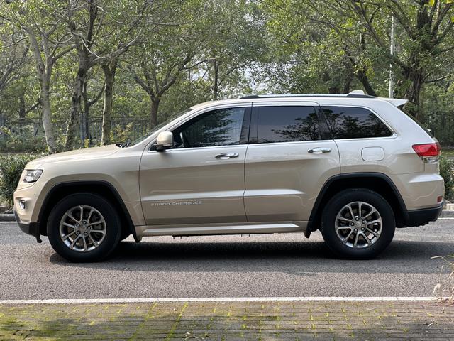 Jeep Grand Cherokee (imported)