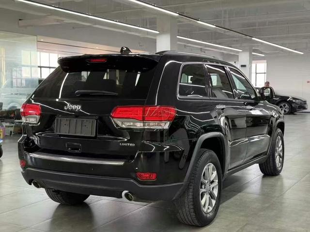 Jeep Grand Cherokee (imported)