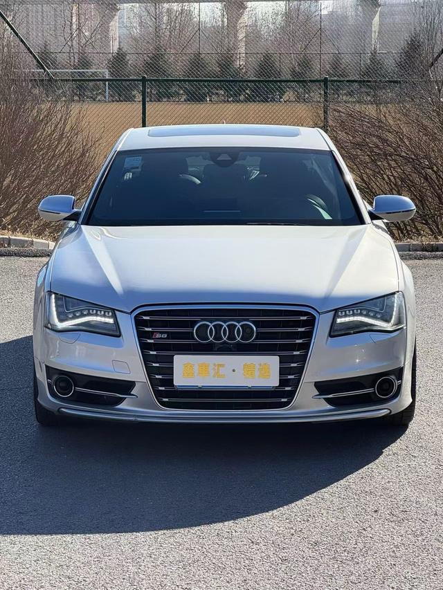 Audi S8