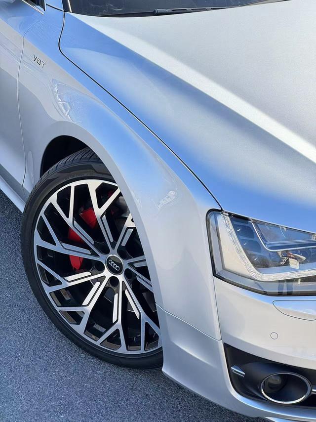 Audi S8