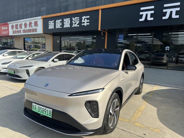 NIO EC7