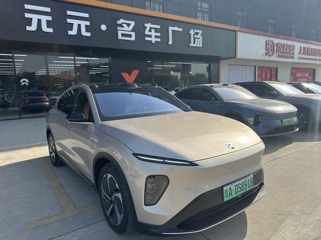 NIO EC7