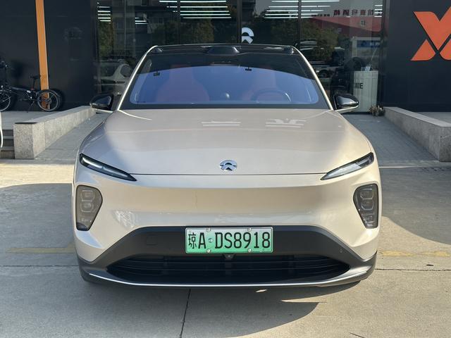 NIO EC7