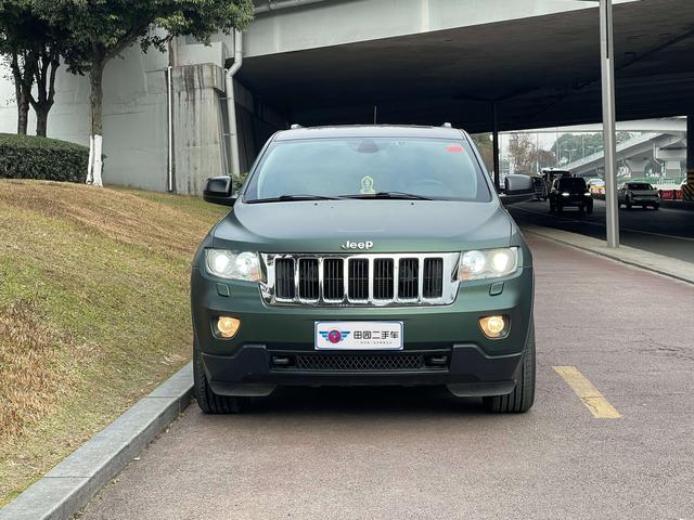 Jeep Grand Cherokee (imported)