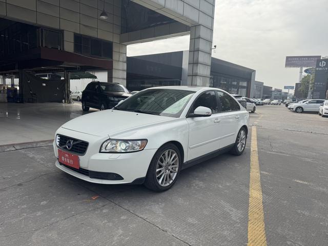 Volvo S40