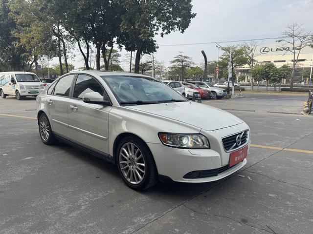 Volvo S40