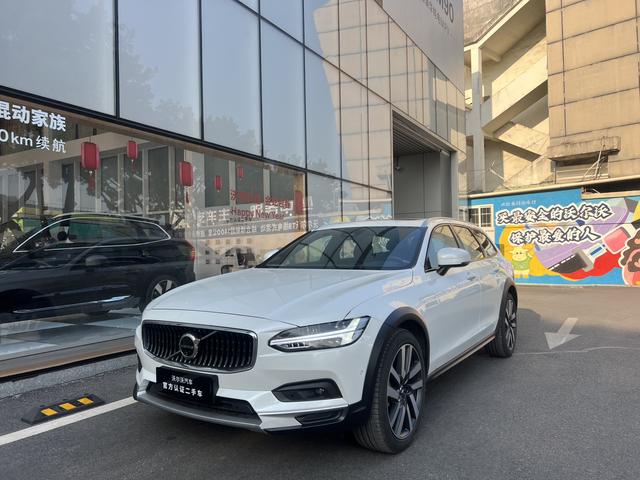 Volvo V90