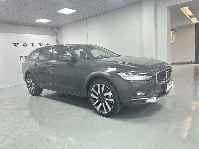 Volvo V90