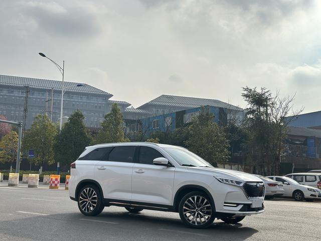 Oshan Changan Auchan X7