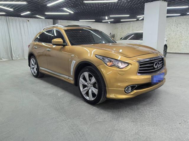 Infiniti QX70