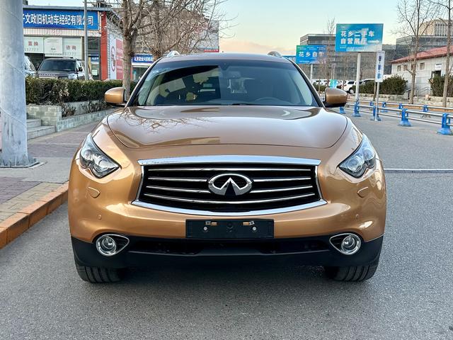 Infiniti QX70