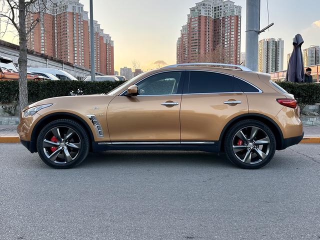 Infiniti QX70