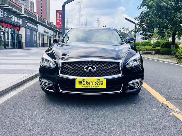 Infiniti Q70