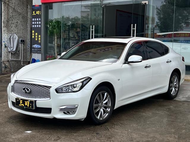 Infiniti Q70