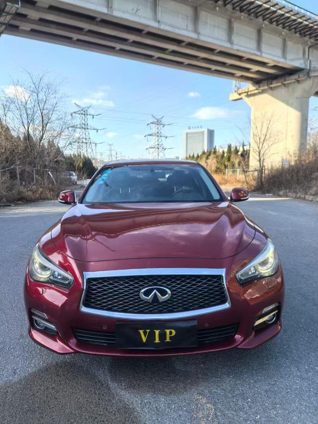 Infiniti Q50L