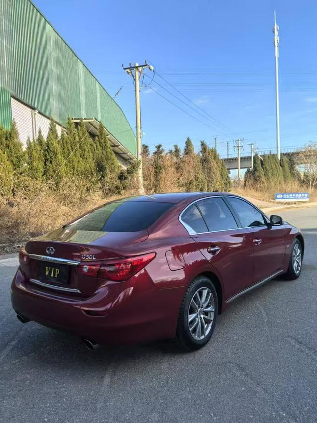 Infiniti Q50L