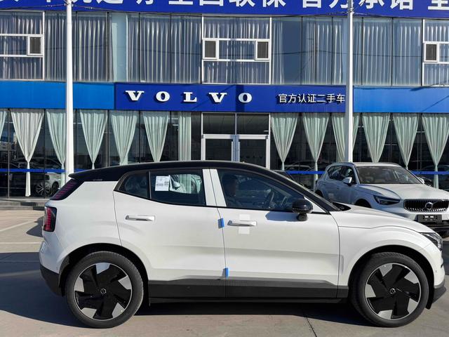 Volvo EX30