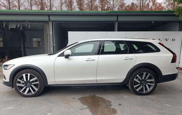 Volvo V90