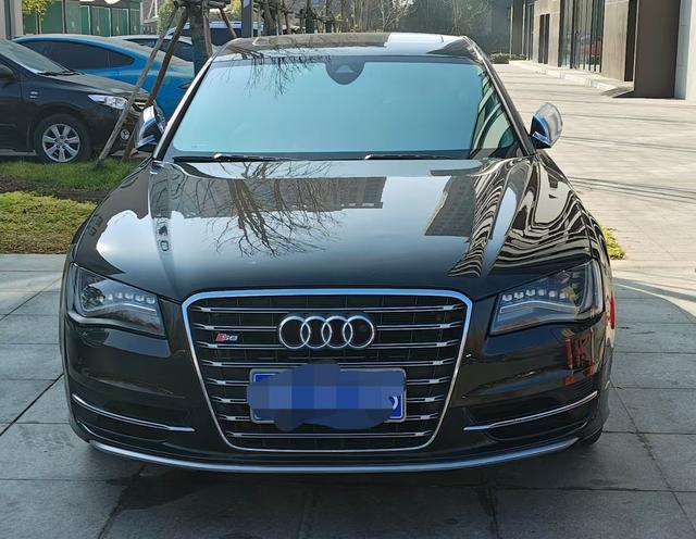 Audi S8