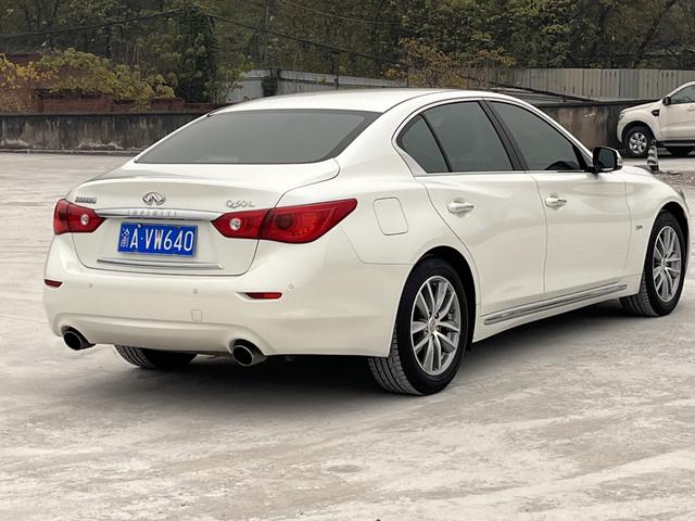 Infiniti Q50L