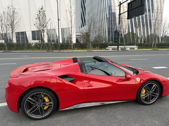 Ferrari 488