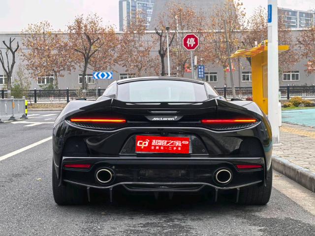 McLaren GT