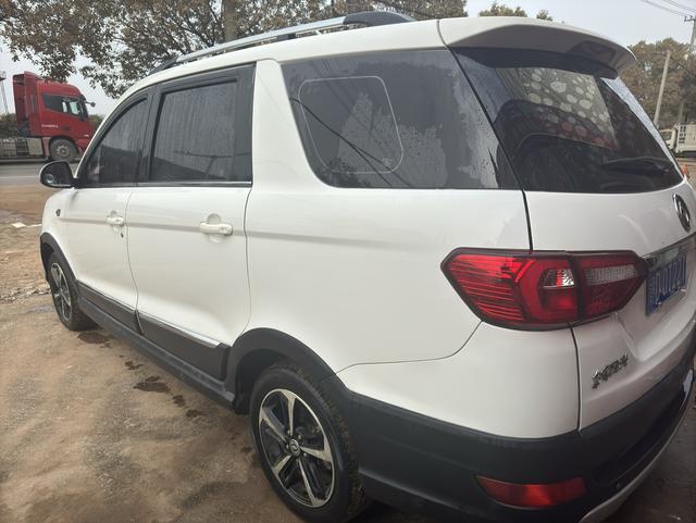 Dongfeng Fengon 370