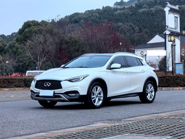 Infiniti QX30