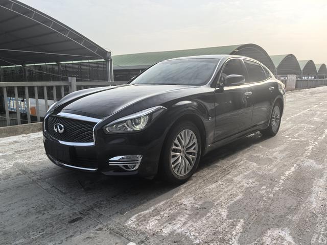 Infiniti Q70