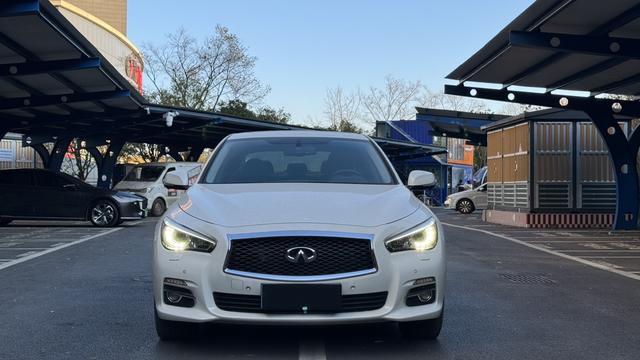 Infiniti Q50L