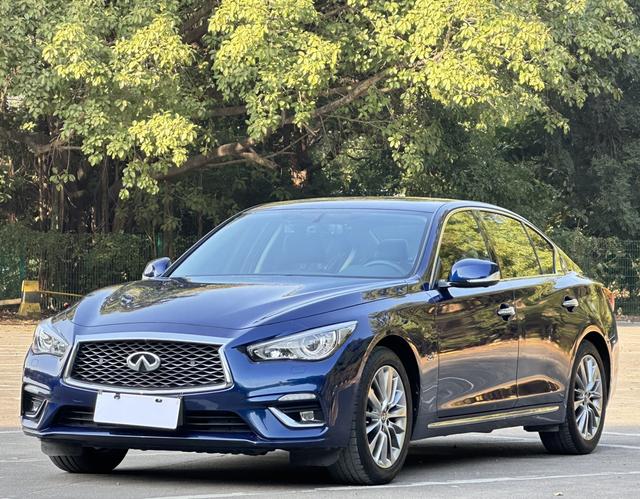 Infiniti Q50L