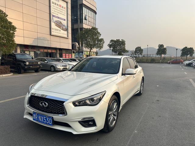 Infiniti Q50L