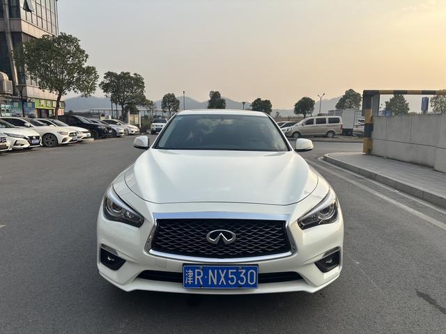 Infiniti Q50L