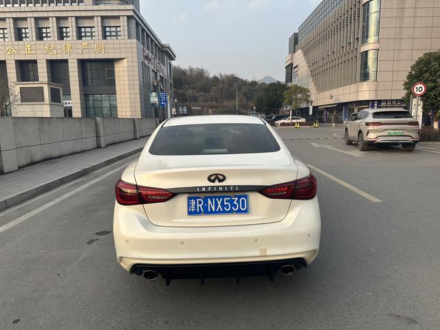 Infiniti Q50L