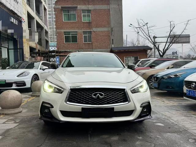 Infiniti Q50L