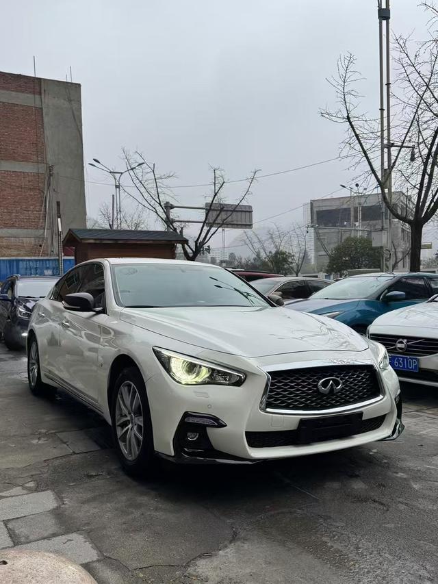 Infiniti Q50L