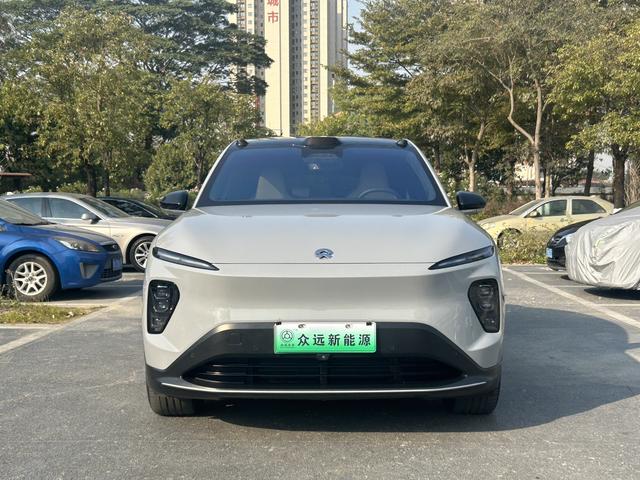 NIO EC7