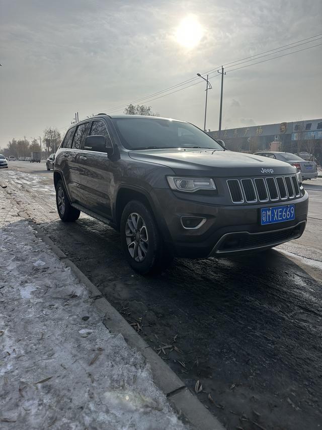 Jeep Grand Cherokee (imported)