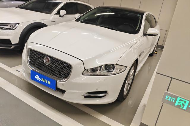 Jaguar XJ