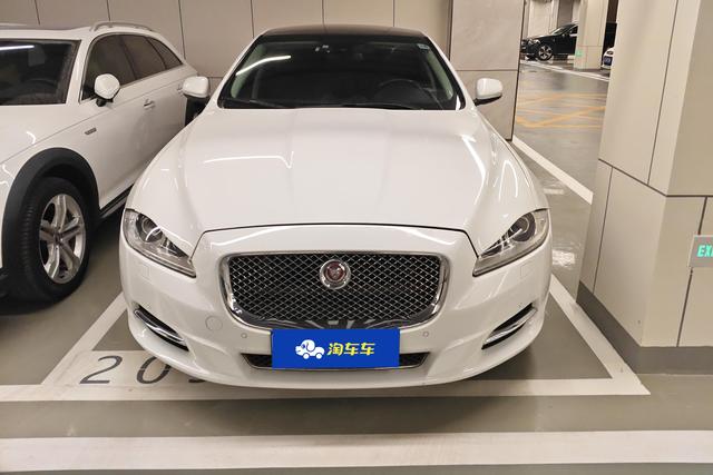 Jaguar XJ