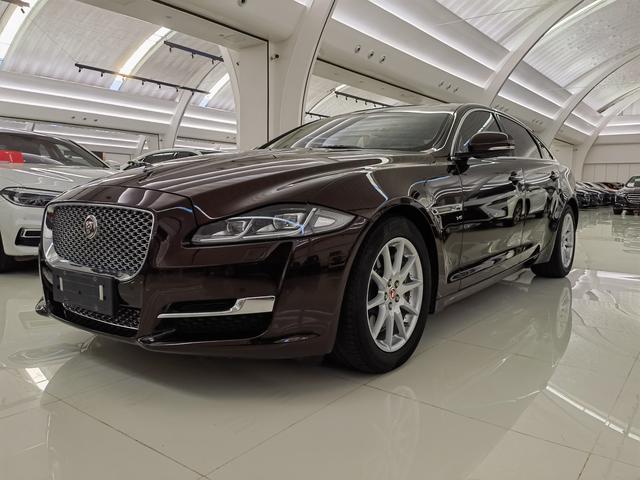 Jaguar XJ